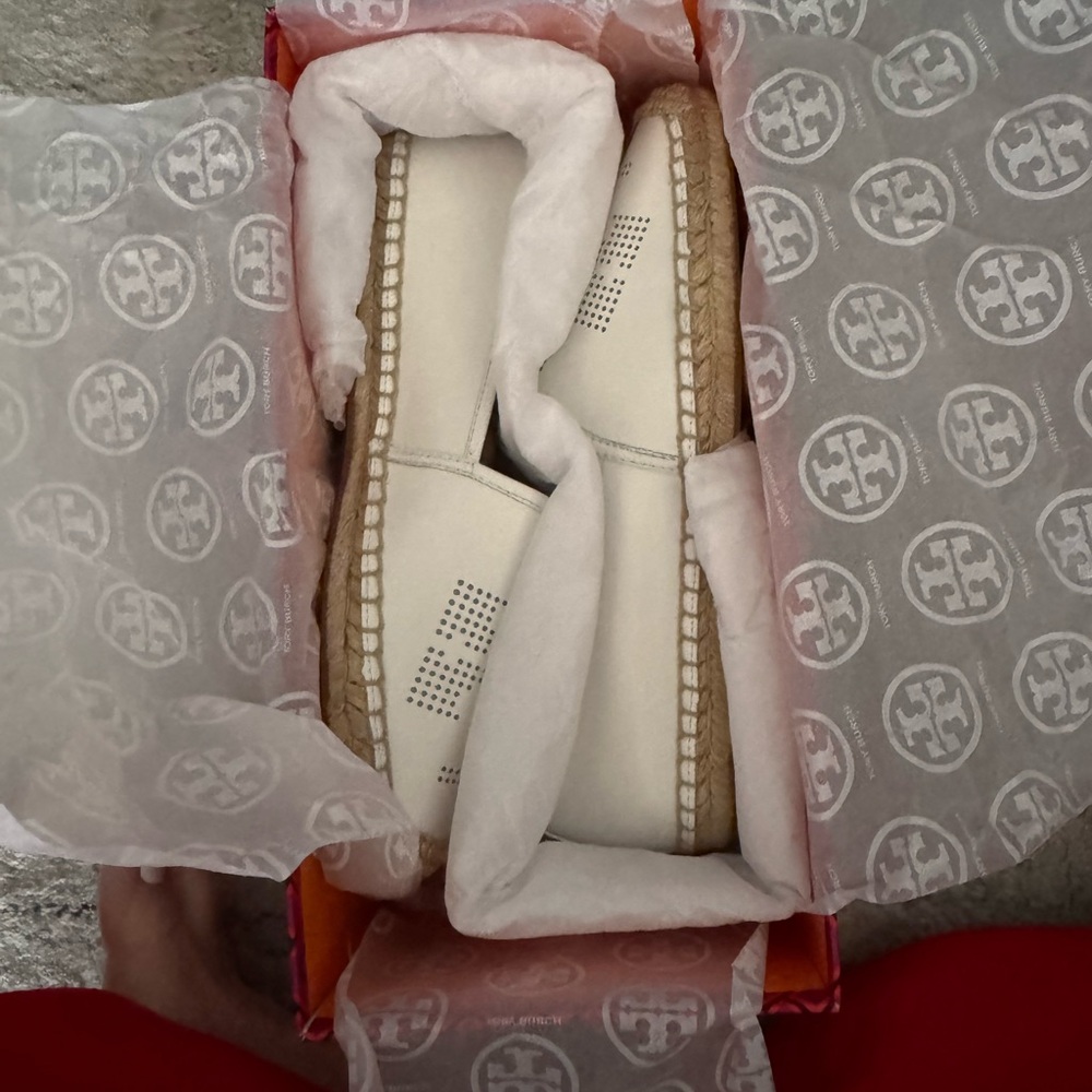 Tory Burch White Espadrilles with Perforated Design Napa Leather Never worn! - Picture 5 of 5